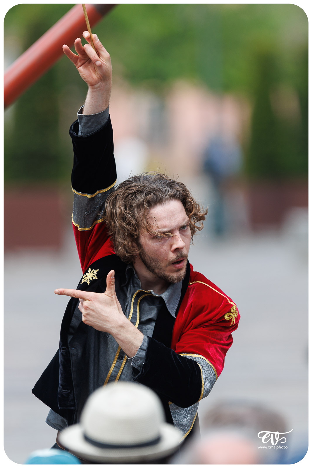 SUR MESURE (CIE BARRIÈRE)